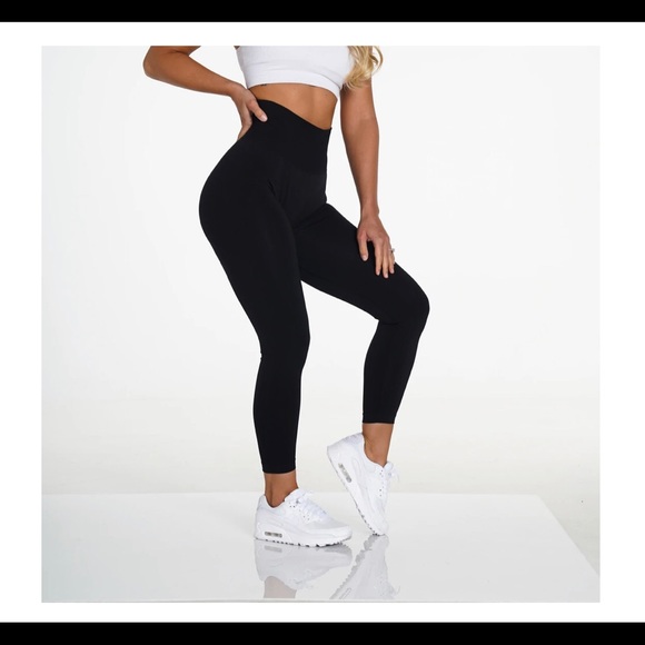 NVGTN Pants - NVGTN Solid Seamless leggings- black